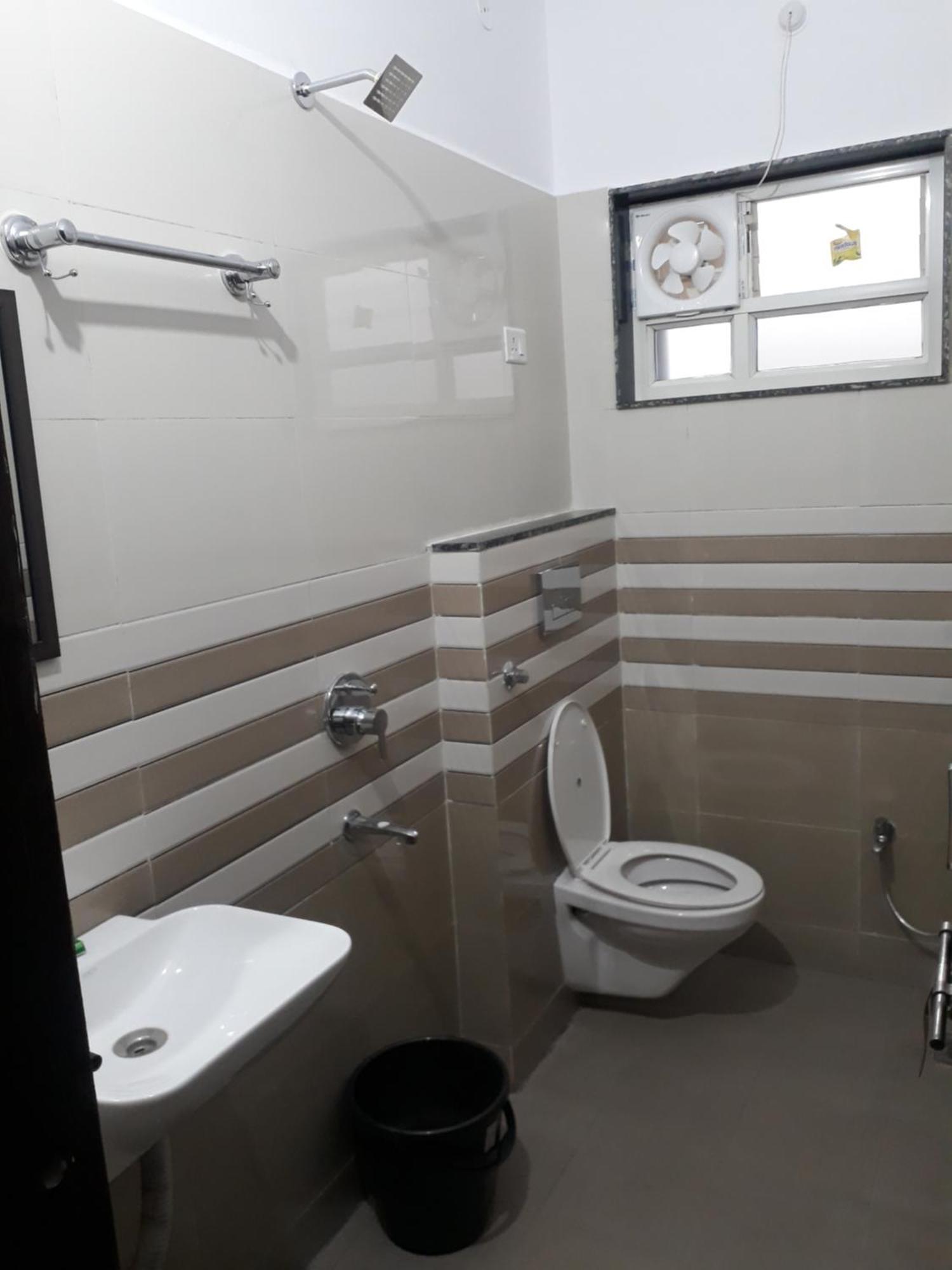 Aashiyana Home Stay Bhopal Ngoại thất bức ảnh